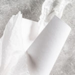 Hochzeitseinladung aufwerten: mit hochwertigem Papier.